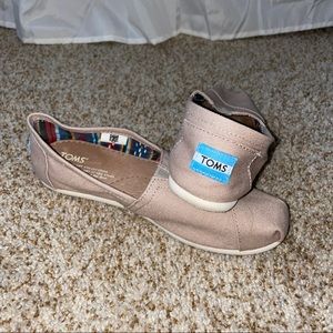 Nude canvas Toms size 6.5